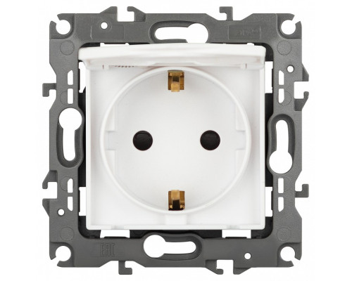 Розетка с заземлением и со шторкой, без рамки Эра Эра 12 12-2103-01М