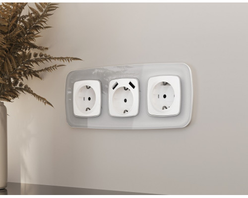 Накладка для розетки с заземлением и со шторками Ambrella Volt Quant OP1270