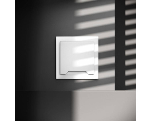 Розетка с заземлением и со шторкой, без рамки с крышкой Voltum S70 VLS040302