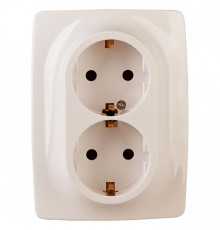 Розетка двойная с заземлением и со шторкой Эра Эра 12 12-2108-02