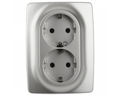 Розетка двойная с заземлением и со шторкой Эра Эра 12 12-2108-03
