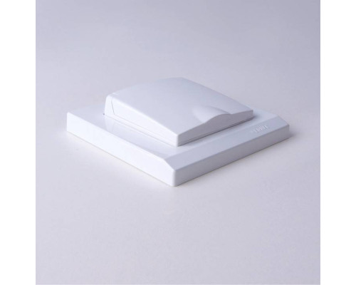 Розетка с заземлением и с шторками, без рамки с крышкой Werkel белый W1171201