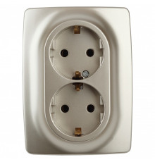 Розетка двойная с заземлением и со шторкой Эра Эра 12 12-2108-04