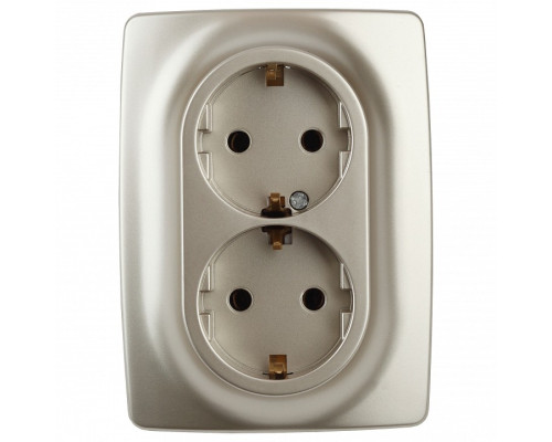 Розетка двойная с заземлением и со шторкой Эра Эра 12 12-2108-04