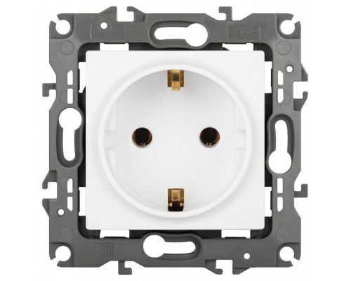Розетка с заземлением и со шторкой, без рамки Эра Эра 12 12-2101-01М