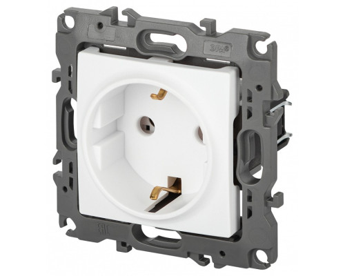 Розетка с заземлением и со шторкой, без рамки Эра Эра 12 12-2101-01М