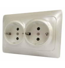 Розетка двойная с заземлением и со шторкой Gusi Electric BRAVO С10Р6-028