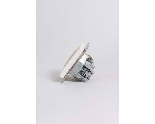 Розетка с заземлением и со шторкой, без рамки Elbi Eleсtriс Zena Vega 609-010200-243