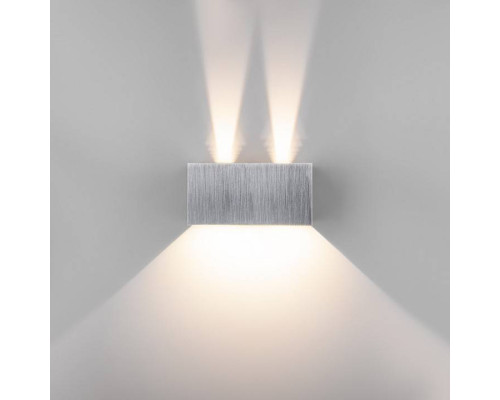 Накладной светильник Elektrostandard Winner 35137/W