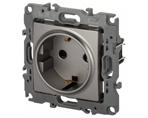 Розетка с заземлением и со шторкой, без рамки Эра Эра 12 12-2102-16