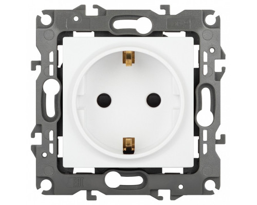 Розетка с заземлением и со шторкой, без рамки Эра Эра 12 12-2102-01М
