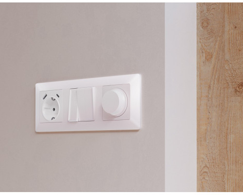 Накладка для розетки с заземлением и со шторками и 2хUSB type A и C Ambrella Volt Quant AP2100