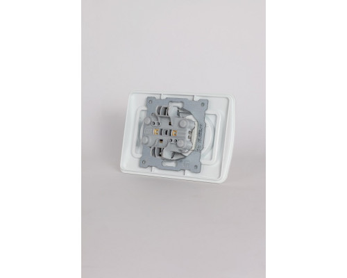 Розетка двойная без заземления и со шторкой Elbi Eleсtriс Jazz 508-010200-918