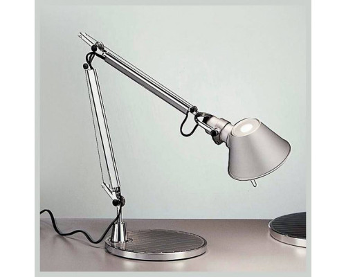 Настольная лампа офисная Artemide  A011800