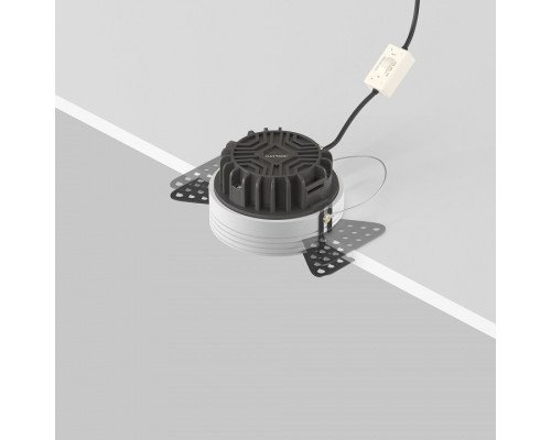 Встраиваемый светильник Maytoni Technical Okno DL055-8W3-4-6K-TRS-B