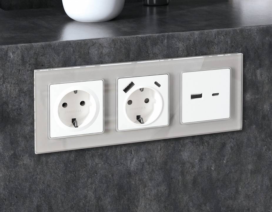 Рамка на 3 поста Ambrella Volt Platos Стекло органическое AF330403