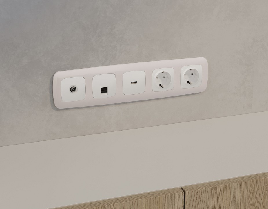 Розетка Ethernet RJ-45 и со шторками, без рамки Ambrella Volt OMEGA MO132005