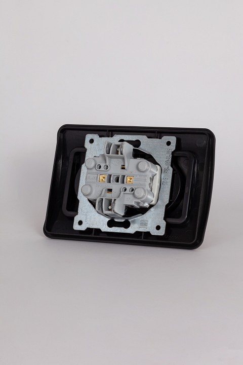 Розетка двойная без заземления и со шторкой Elbi Eleсtriс Jazz 508-014800-918