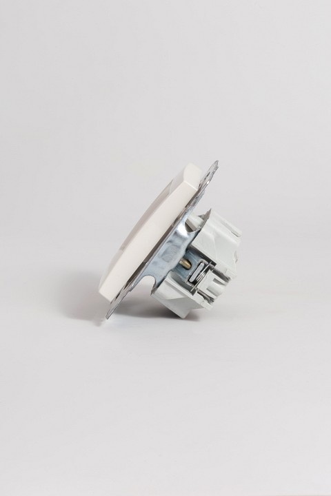 ТВ-розетка проходная без рамки Elbi Eleсtriс Zena Vega 609-010200-272