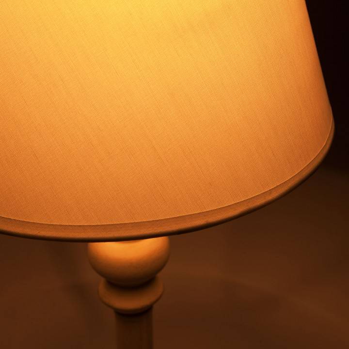 Настольная лампа декоративная Eurosvet Berlin 01061/1 белый с золотом 01061/1