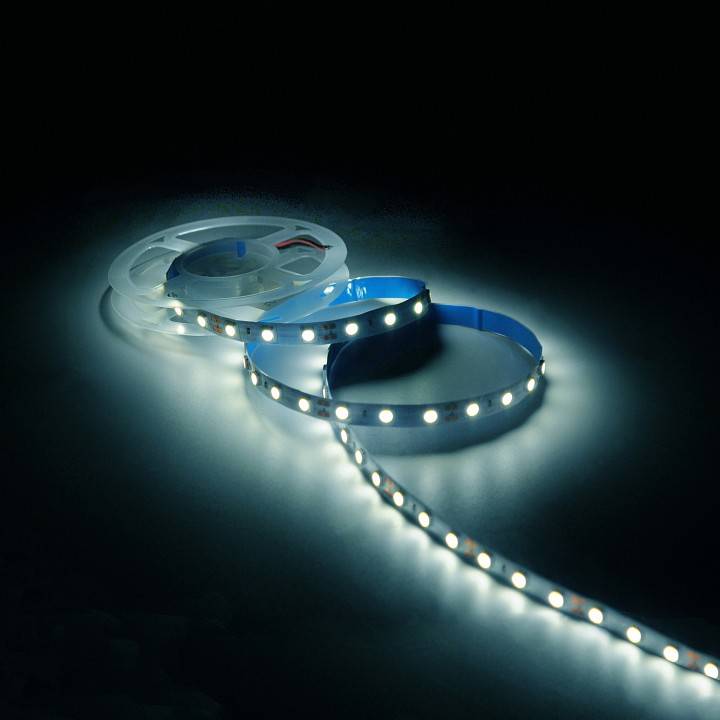 Лента светодиодная Gauss Basic 14.4 Вт/м 12 В IP20 6500 К 5 м BT023