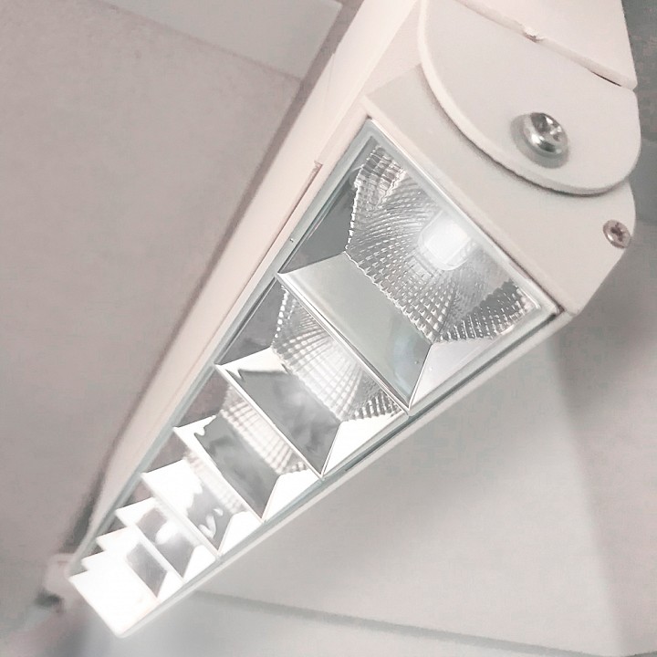 Накладной светильник Jazzway  PTR 2120R 20w 4000K 60° WH IP40