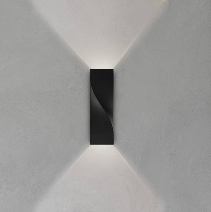 Настенный светодиодный светильник Maytoni Twist 11 Вт 3000 K черный O040WL-L11B3K