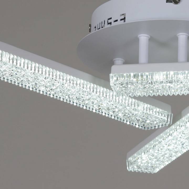 Потолочная люстра Reluce 03445 3 лампы белая 03445-3.3-03C WH