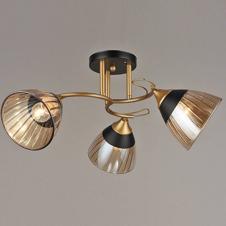 Потолочная люстра Reluce 04619 3 лампы 04619-0.3-03