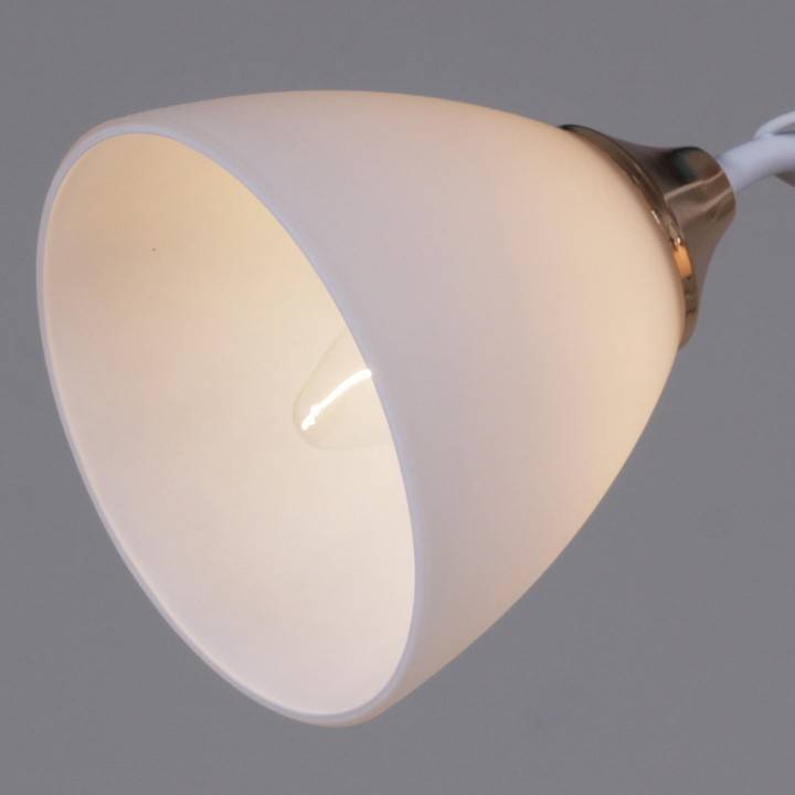 Светильник на штанге Reluce 06104 2 лампы белый французское золото 06104-0.3-02 WH+FG