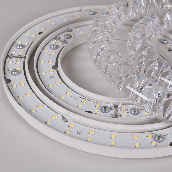 Потолочная люстра 19847-0.3-06D WH