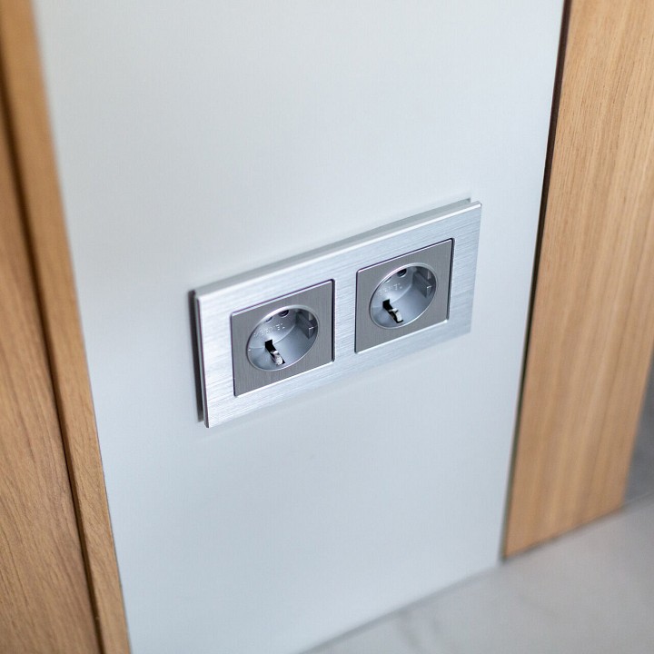 Розетка с заземлением Werkel  W1171009