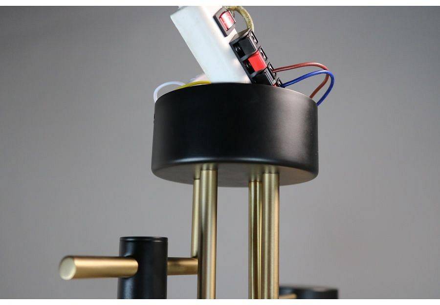 Люстра на штанге Zortes Lunar ZRS.1805.04