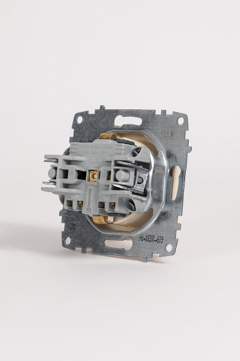 Розетка с заземлением и со шторкой, без рамки Elbi Eleсtriс Zena Vega 609-010300-243