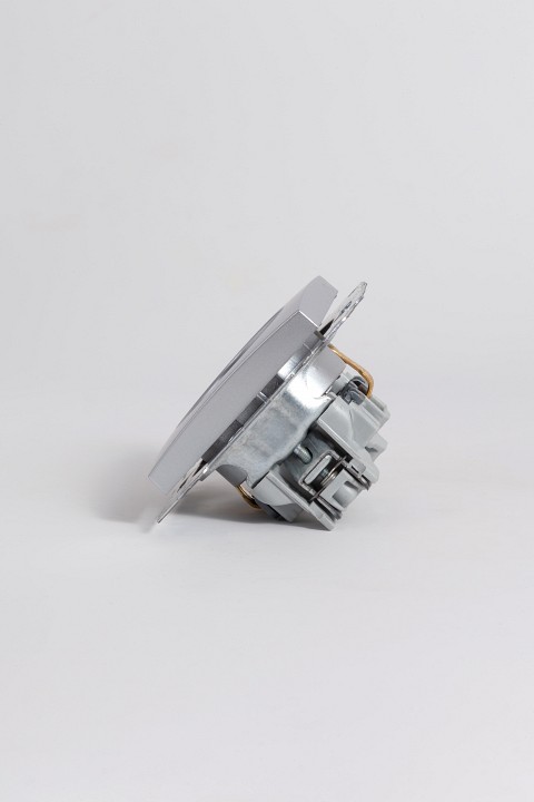 Розетка с заземлением, без рамки Elbi Eleсtriс Zena Vega 609-011000-217