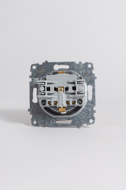 Розетка с заземлением, без рамки Elbi Eleсtriс Zena Vega 609-011000-217