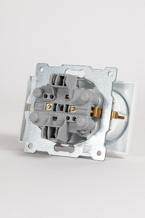 Розетка двойная с заземлением, без рамки Elbi Eleсtriс Zena Vega 609-015600-907