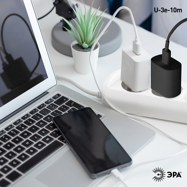 Удлинитель ЭРА U-3e 3 розетки с заземлением 10 м 3х1.5 мм² U-3e-10m-3x1,5