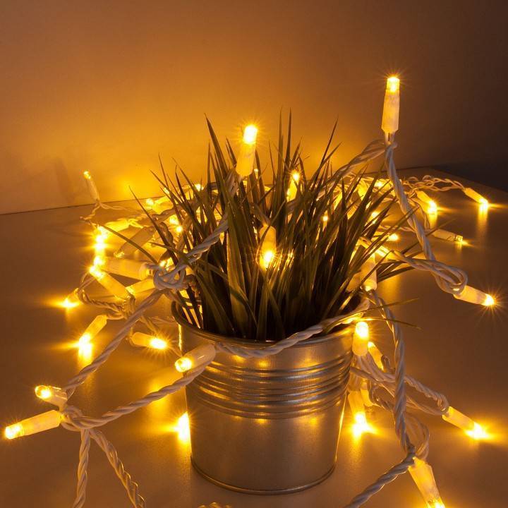 Гирлянда Нить Eurosvet 400-102 теплый белый с эффектом мерцания 20 м IP65 400-102