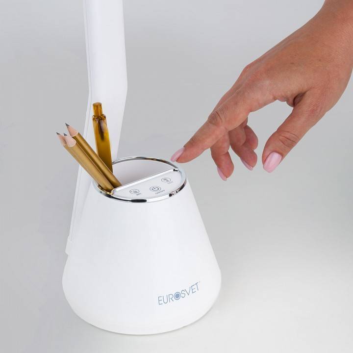 Настольная лампа офисная Eurosvet Office 8 Вт белый 80421/1