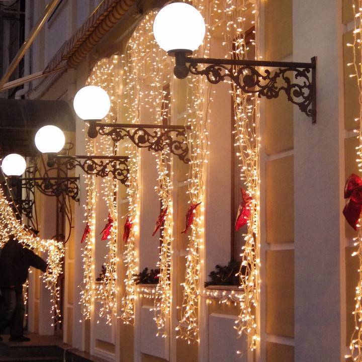 Занавес световой Eurosvet теплый белый с эффектом мерцания 200-101