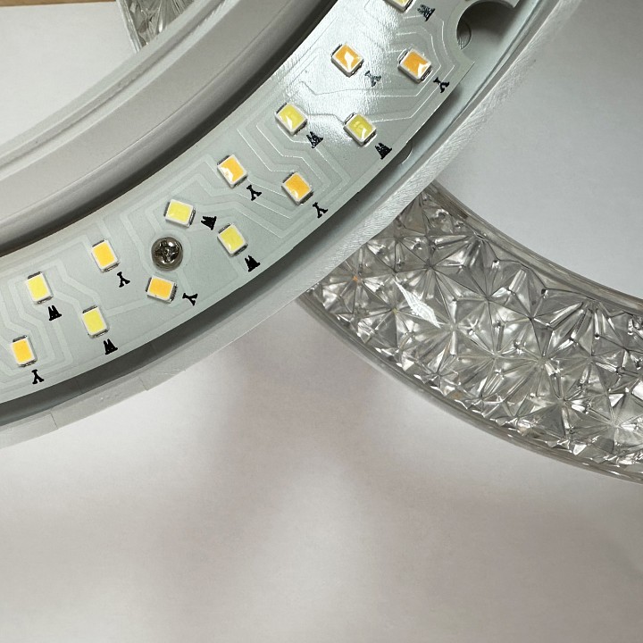 Люстра на штанге  67120-0.3-4+4C WH