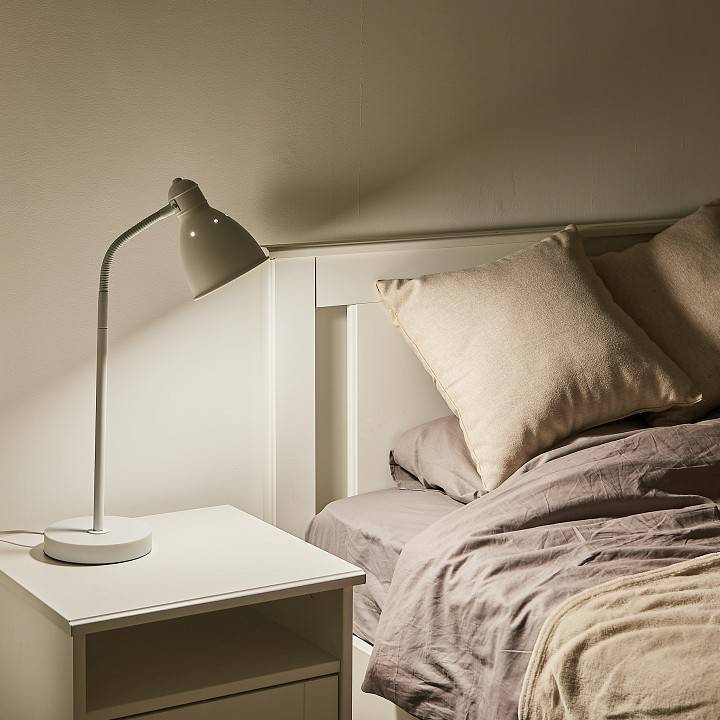 Настольная лампа Uniel UML-B701 LED 6 Вт UL-00010156