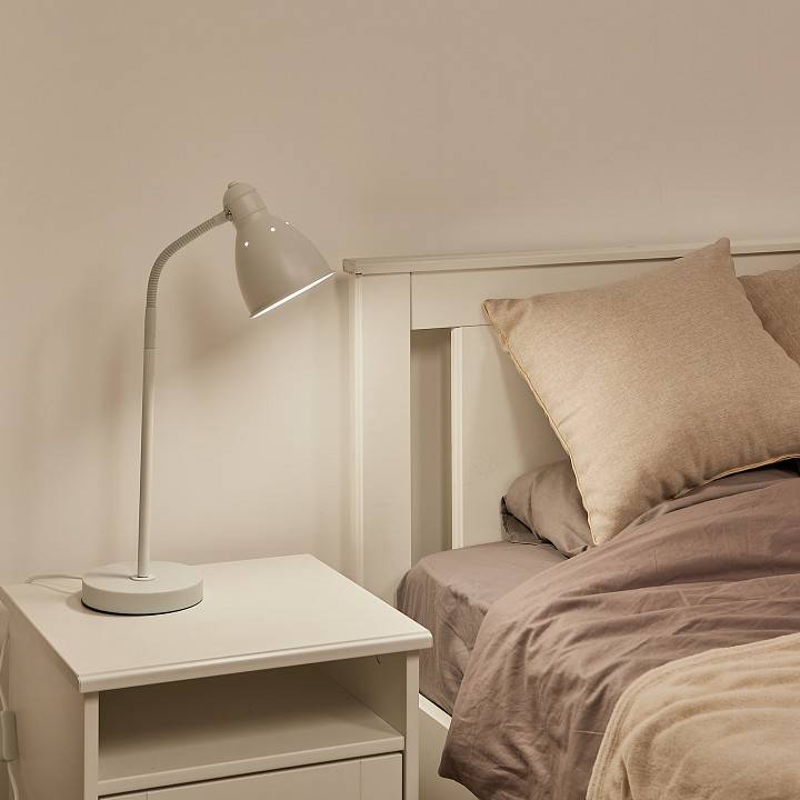 Настольная лампа Uniel UML-B701 LED 6 Вт UL-00010156