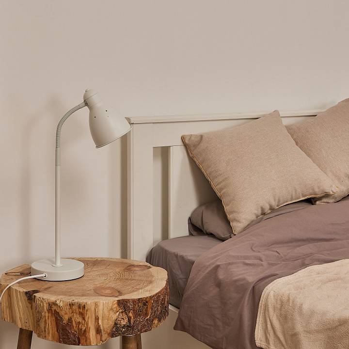 Настольная лампа Uniel UML-B701 LED 6 Вт UL-00010156