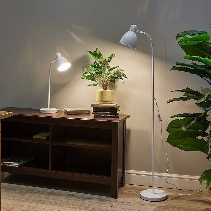 Настольная лампа Uniel UML-B701 LED 6 Вт UL-00010156