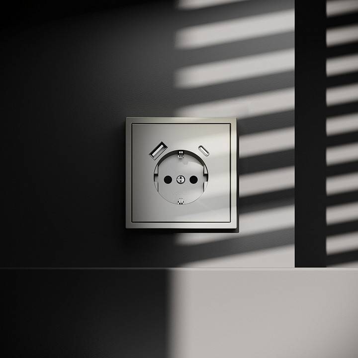 Розетка с заземлением, шторками и 2xUSB Type-A/C Voltum S70 VLS040504