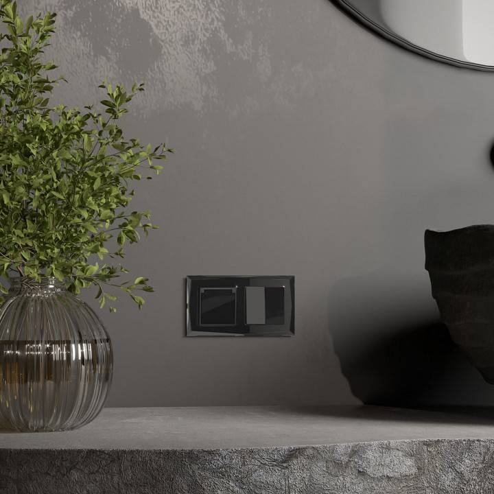 Розетка влагозащищенная с заземлением и с шторками, без рамки с крышкой Werkel Черный акрил W1171248