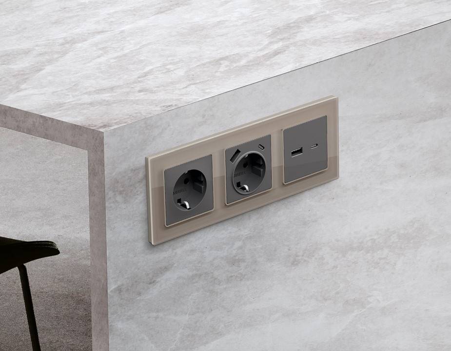 Рамка на 3 поста Ambrella Volt Platos Стекло натуральное AF380603