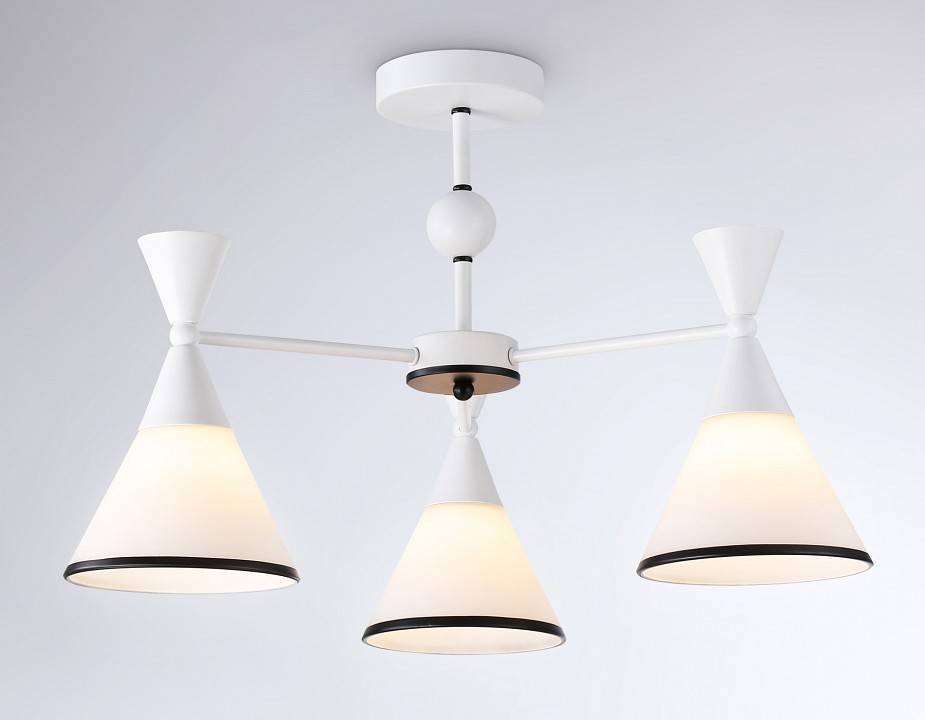 Люстра на штанге Ambrella Light TR TR3164